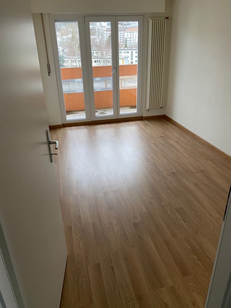 Appartement lumineux de 3 pièces avec balcon au 6ème étage – La Chaux-de-Fonds (4)