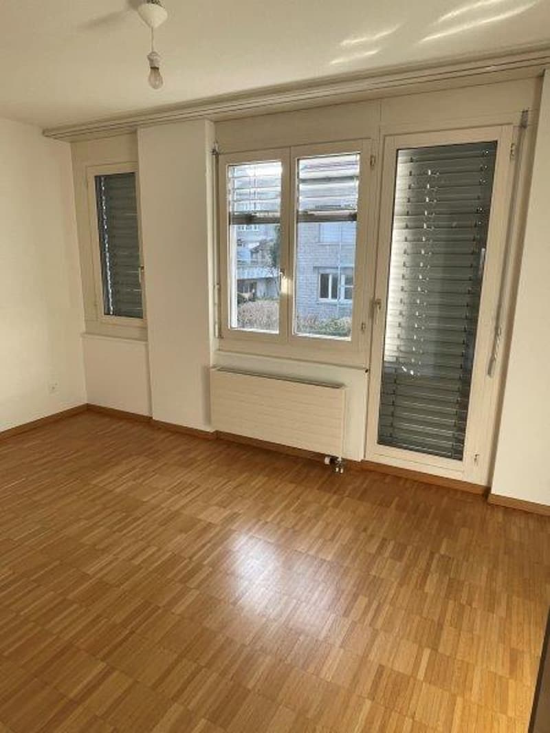 Wunderschöne und weiträumige 3.5-Zimmer Wohnung zu vermieten (5)