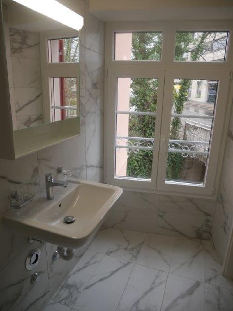 Renoviertes und modernes Büro mit Dusche zu vermieten (6)
