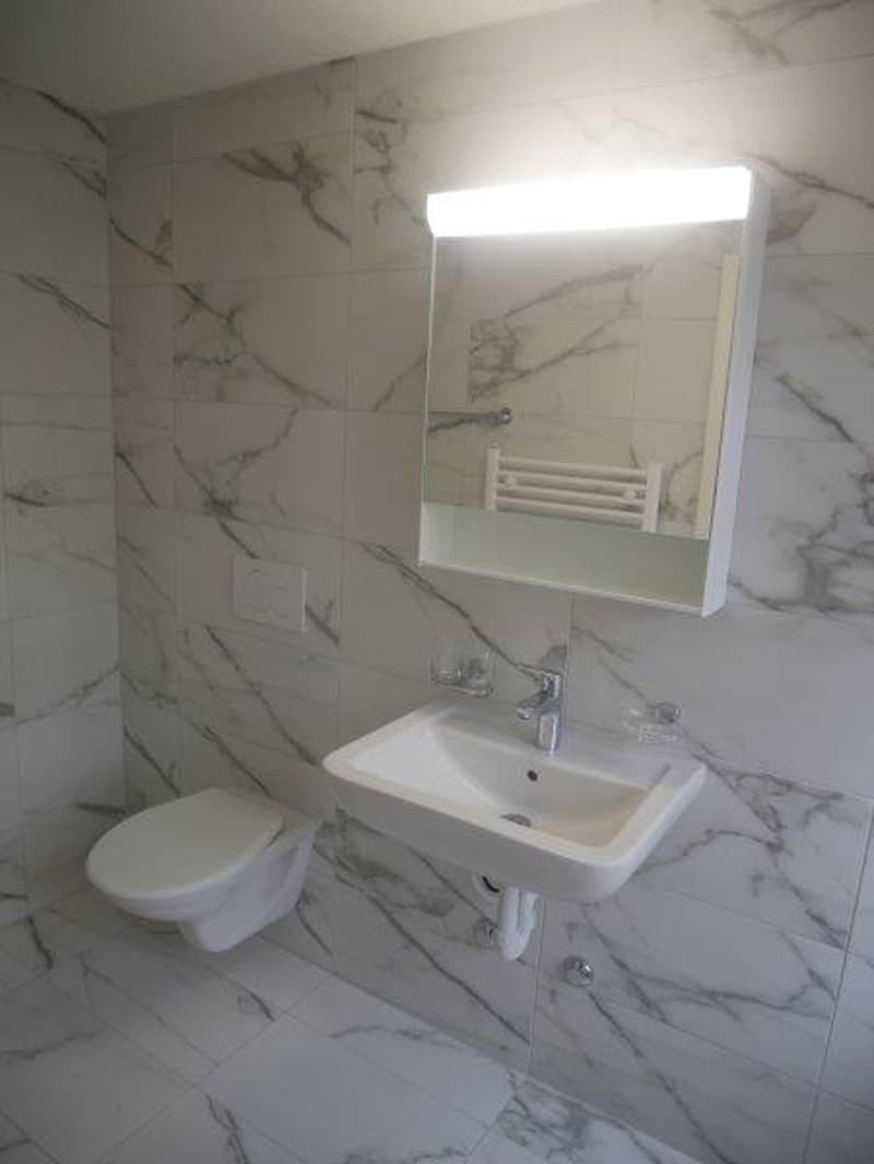 Renoviertes und modernes Büro mit Dusche zu vermieten (5)
