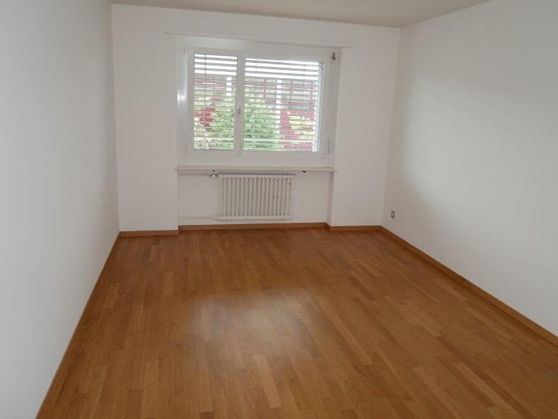 Charmante 3.5-Zimmer-Wohnung mit Balkon in Wangen b. Olten (2)