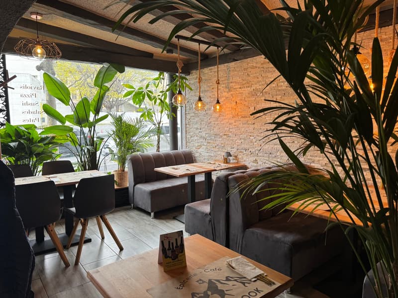 Local commercial idéal pour café/restaurant à Sierre (4)