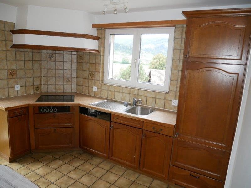 Charmante 4.5-Zimmer-Maisonette-Wohnung mit Balkon und Kamin in Ulisbach (3)