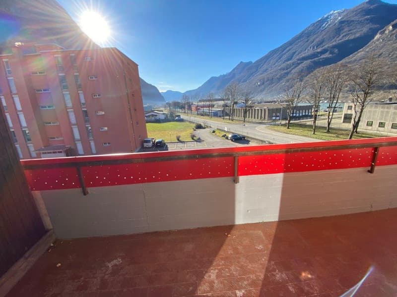 Appartement lumineux de 2 pièces avec balcon et vue sur les montagnes à Biasca (6)