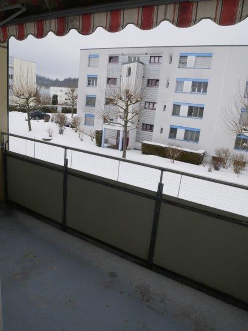 Helle 4-Zimmer-Wohnung mit Balkon in Dulliken – ab Oktober 2026 verfügbar (4)