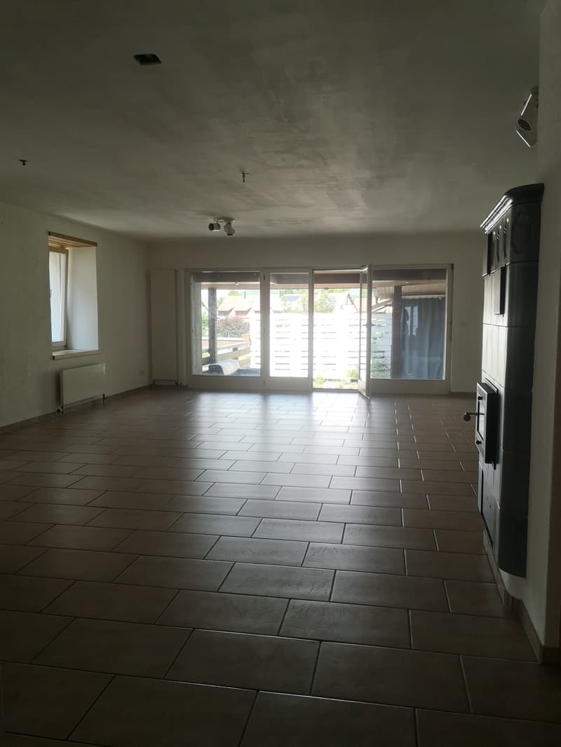 Charmante 3.5-Zimmer-Wohnung mit Balkon in Rekingen AG – ab sofort verfügbar (2)