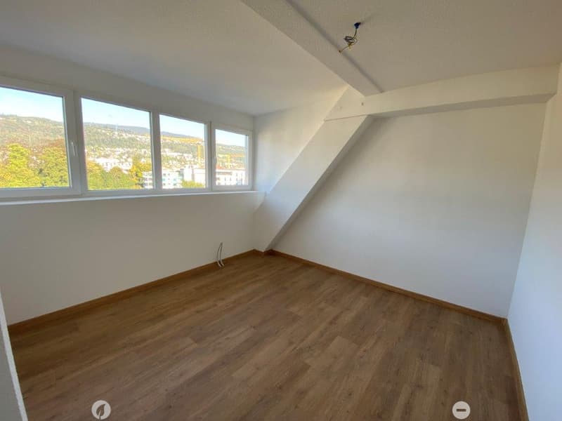 Charmante 2-Zimmer-Dachwohnung an der Madretschstrasse in Biel/Bienne (7)