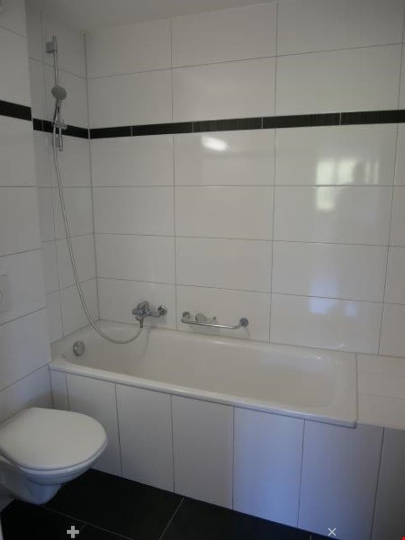 Moderne 3.5-Zimmer-Wohnung mit Balkon in Biel/Bienne (6)