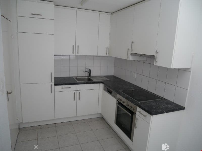 Moderne 3.5-Zimmer-Wohnung mit Balkon in Biel/Bienne (2)