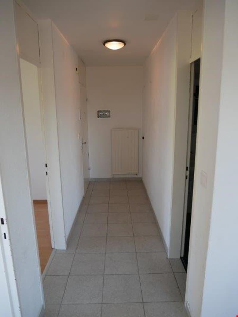 Moderne 3.5-Zimmer-Wohnung mit Balkon in Biel/Bienne (8)