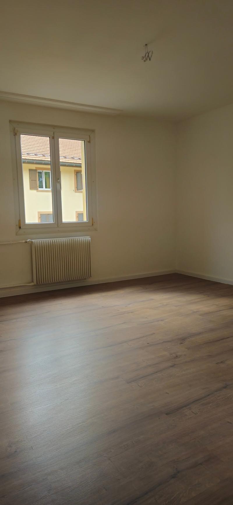 Appartement 2.5 pièces rénové à La Chaux-de-Fonds – disponible immédiatement (4)