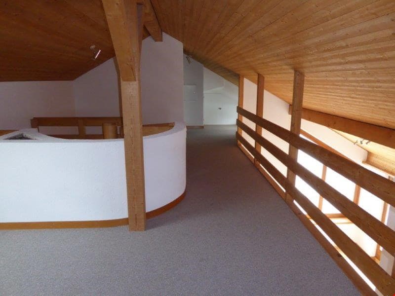 Geräumige 6-Zimmer-Wohnung mit Balkon und schöner Aussicht in Kerzers (10)