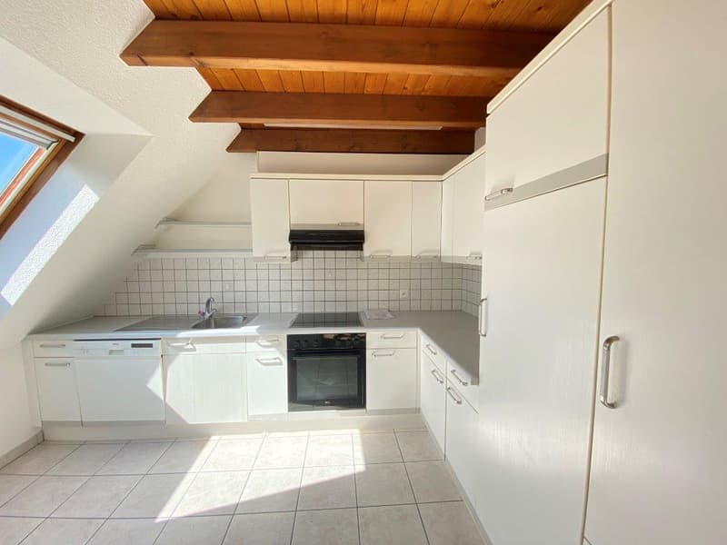 Weiträumige und angenehme 2.5-Zimmerwohnung zu vermieten (3)