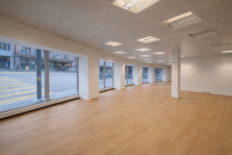Spazi ufficio/commerciali visibili in una posizione centrale a Oerlikon - con parcheggi (2)
