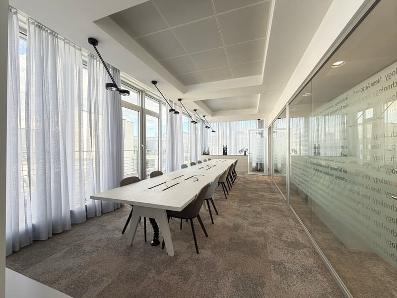 Attika Bürofläche mit Terrasse und Parkplätzten (4)