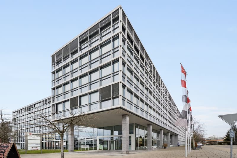 Headquarter mit exklusiver Dachterrasse und 90 Parkplätzen (9)