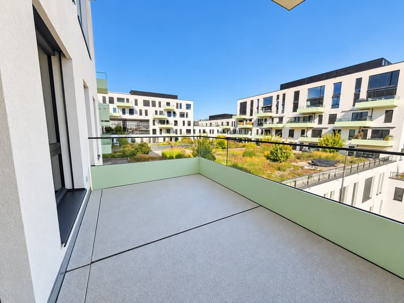 Bezugsbereite Büros mit exklusivem Balkon im Wright-Place. (1)