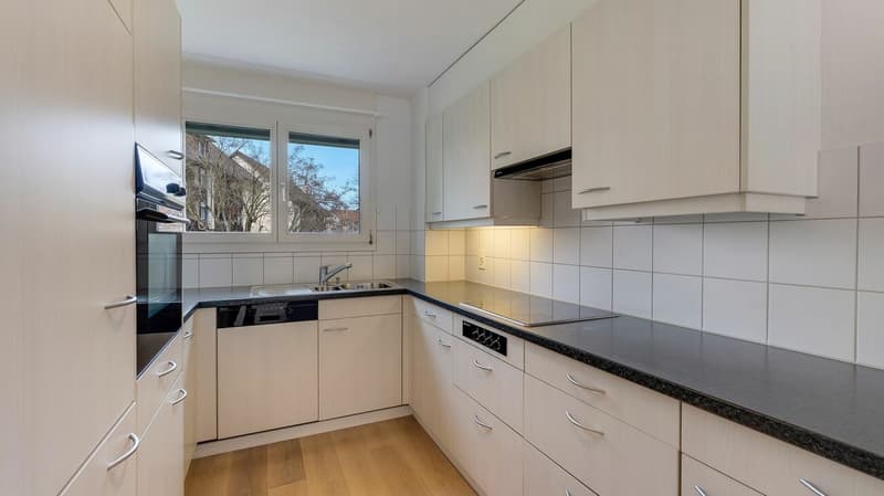 Helles Wohnglück mit sonnigem Südbalkon in Brüttisellen (6)