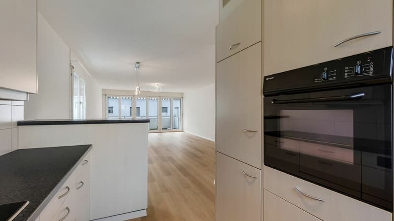 Helles Wohnglück mit sonnigem Südbalkon in Brüttisellen (5)