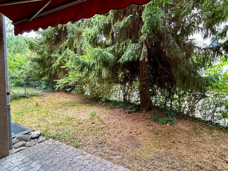 Schmucke 1.5-Zimmer-Wohnung mit Sitzplatz inkl. sep. Büro- / Physioraum im EG (10)