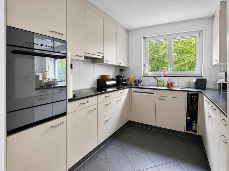 5.5 Zimmerwohnung an ruhiger Lage mit grosszügigem Garten (2)