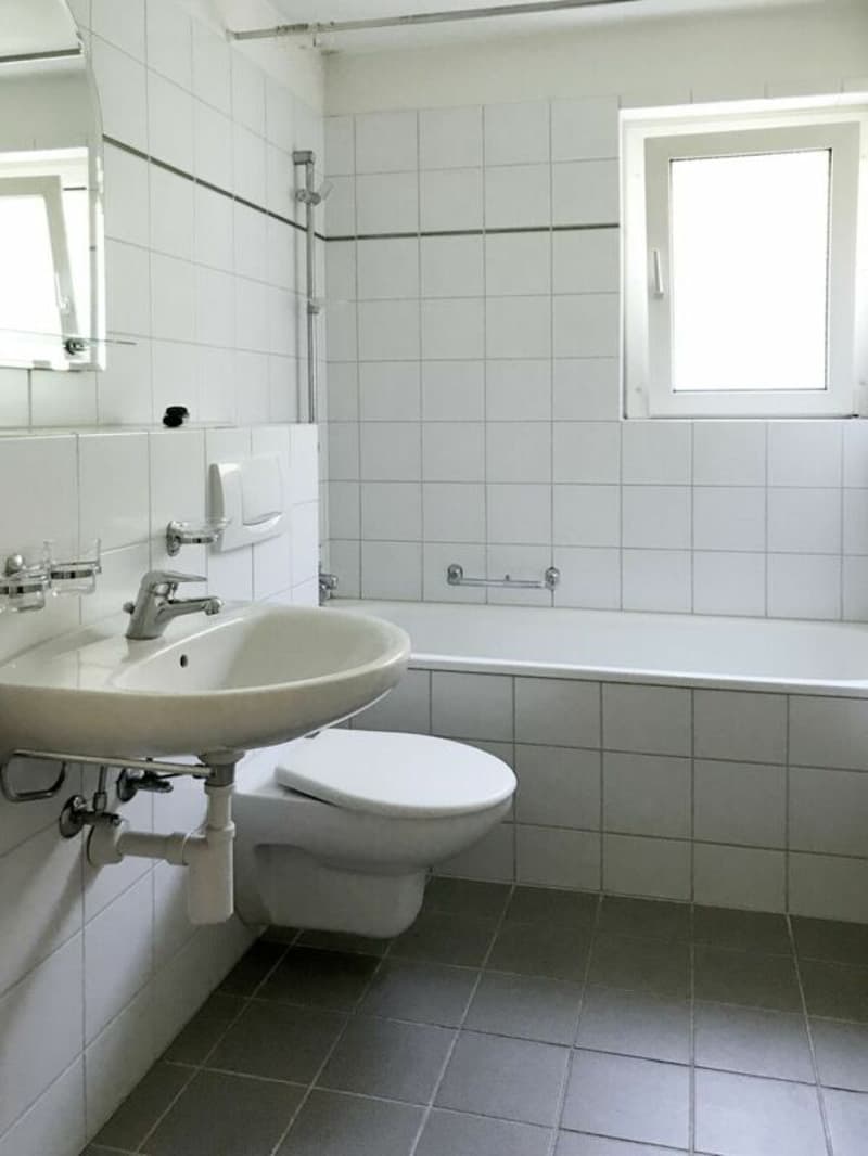 Gemütliche Wohnung im 1.OG an ruhiger Lage nähe Stadtzentrum (6)