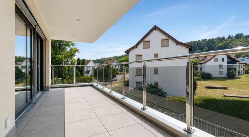 Moderne Wohnung mit grossem Balkon an ruhiger Lage! (8)