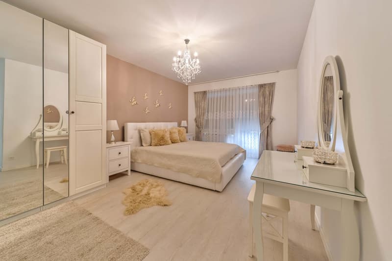 Luxuriöse 3.5-Zimmer-Wohnung in Toplage mit Ausblick (3)