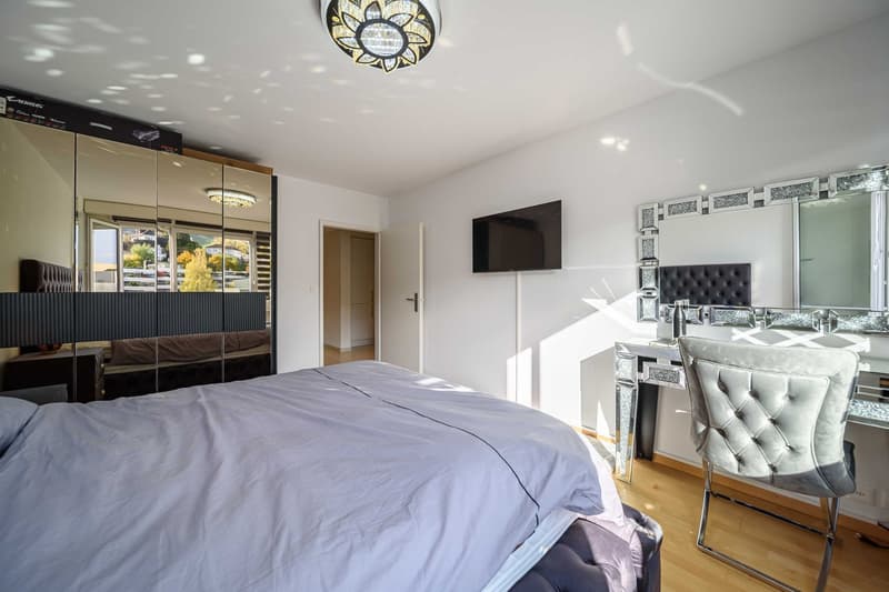 Renovierte und möblierte 2.5-Zimmer-Wohnung in Zug mit Seesicht (9)