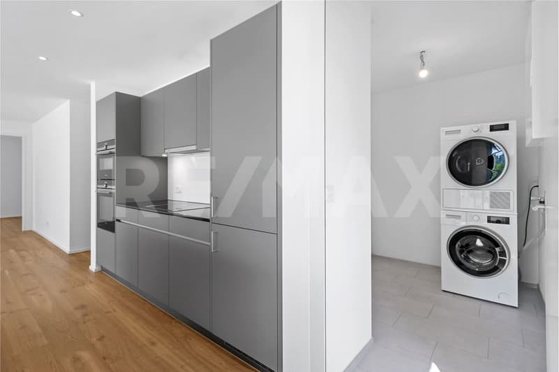 2 ½-Zimmer-Gartenwohnung, hell, modern und mit grossem Sitzplatz (10)