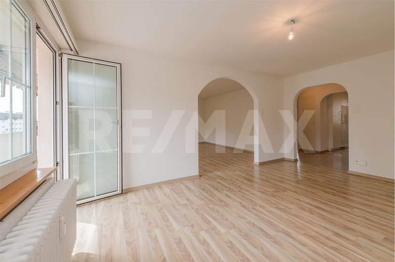 AN RUHIGER LAGE: 3-ZIMMER-WOHNUNG MIT SONNIGEM BALKON (4)