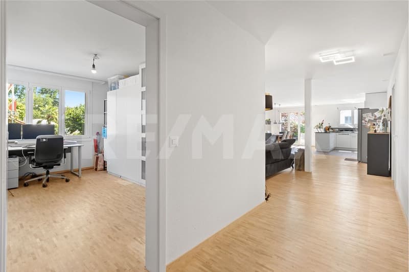 Grosszügige 3½ 4½-Zimmer Wohnung im Erdgeschoss mit Ausbaupotenzial (3)
