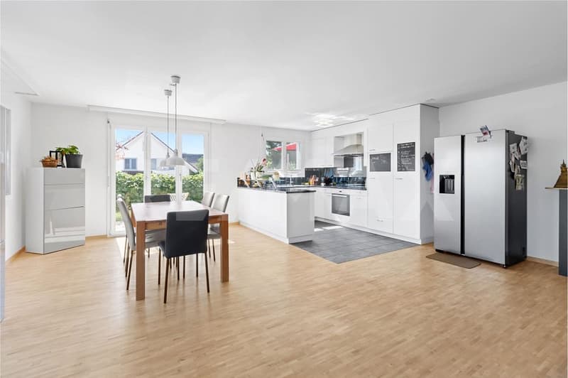 Grosszügige 3½ 4½-Zimmer Wohnung im Erdgeschoss mit Ausbaupotenzial (6)
