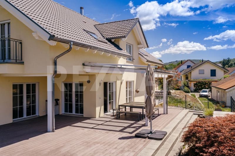 Exklusives 9.5 Zimmer Einfamilienhaus in Schlattingen, TG (3)