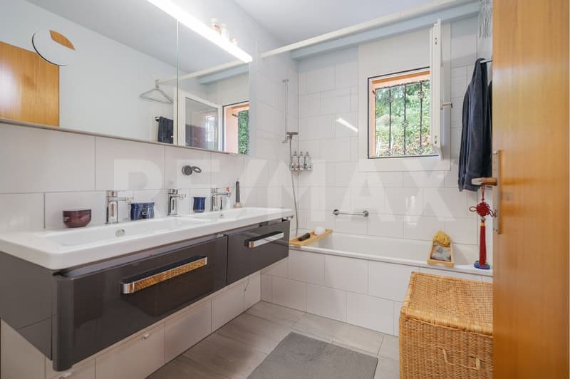 Freistehendes 6½-Zimmer-Einfamilienhaus mit viel Charme und Weitblick zu vermieten (8)