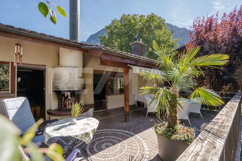 7.5 Zimmer Traumhaus mit Umschwung und Bergblick (3)