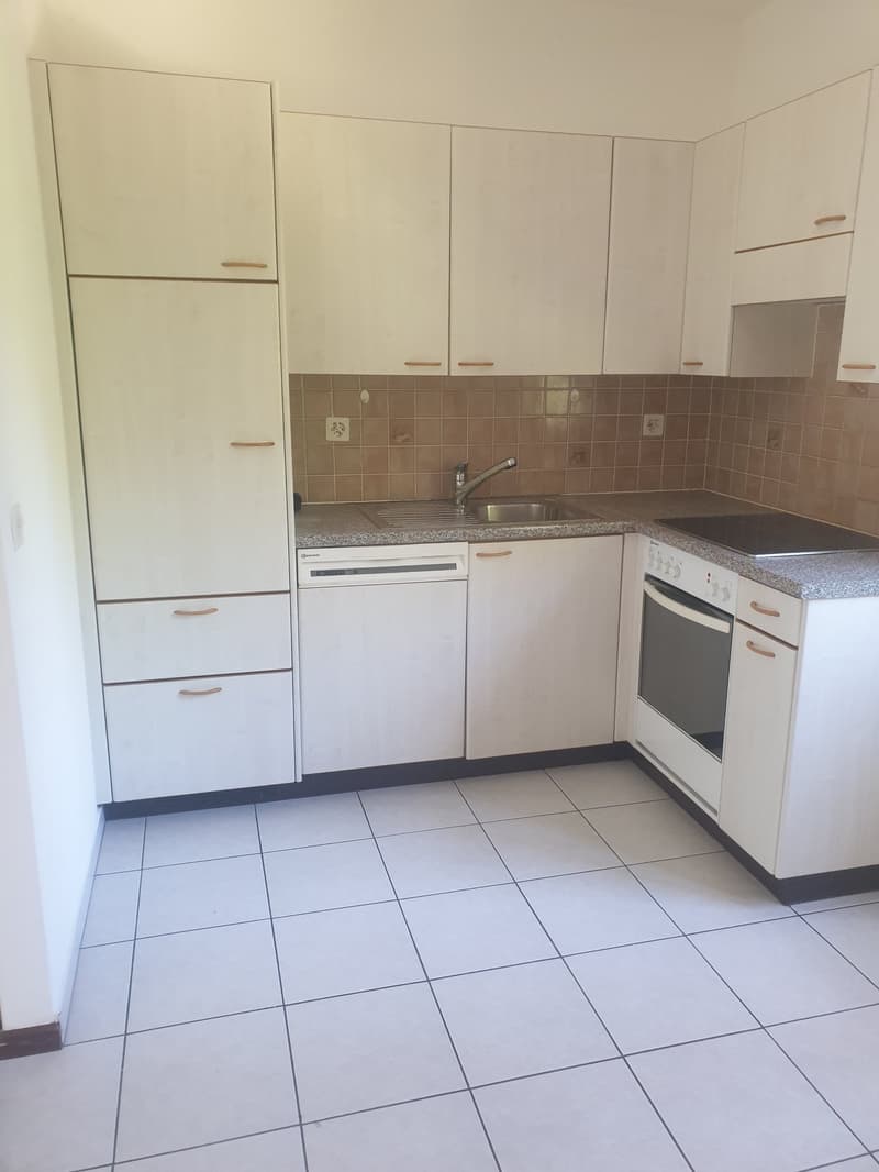 Appartamento di 3.5 locali con balcone e piscina esterna a Morbio Inferiore (4)