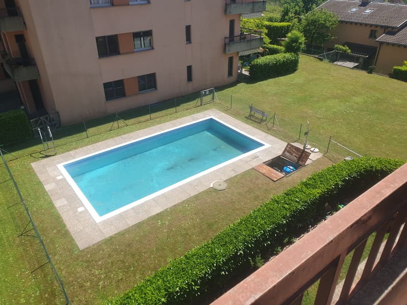 Appartamento di 3.5 locali con balcone e piscina esterna a Morbio Inferiore (8)