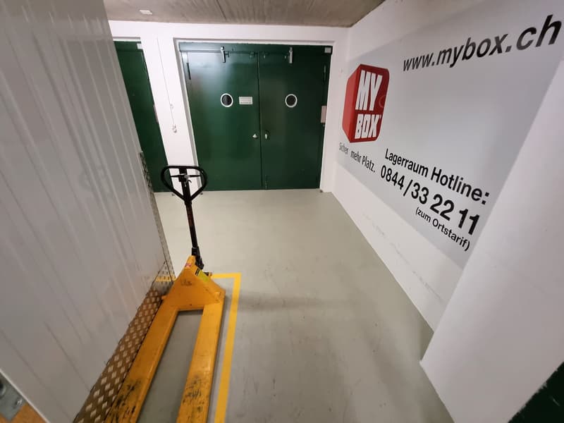 Locaux de stockage entre 1m3 et 64m3, flexibles et bon marché à louer. Pas de préavis. (4)
