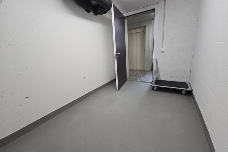 Lagerräume 17.8m2 - unkompliziert, modern und trocken (2)