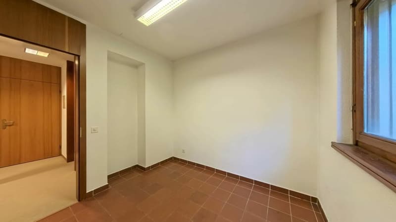 Ufficio di rappresentanza fronte Lago - Frazionabile su misura (11)