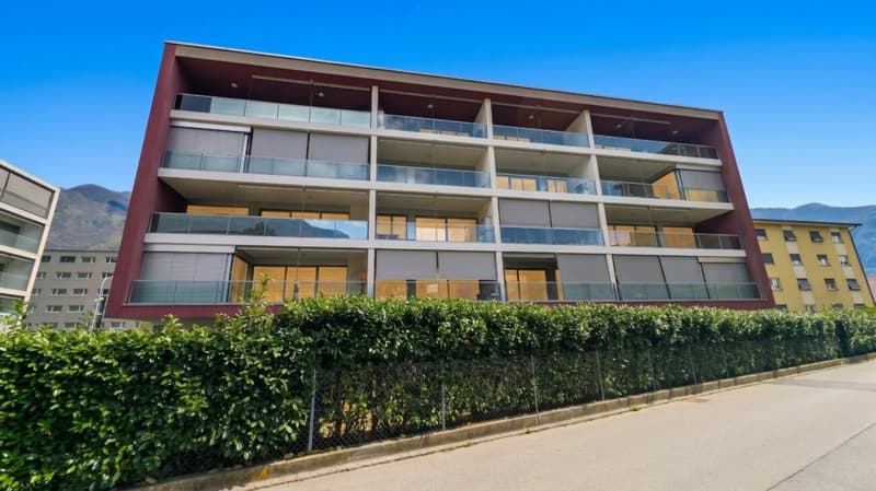 Contemporaneo, in posizione servita e ben collegato! (7)