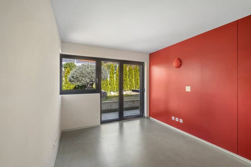 Villa contemporanea con due giardini e vista panoramica (6)
