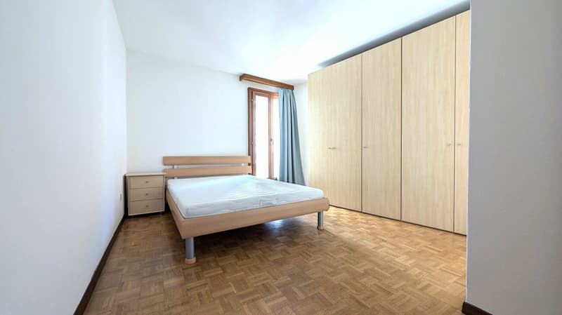 Atmosfera unica con camino e layout personalizzabile (6)