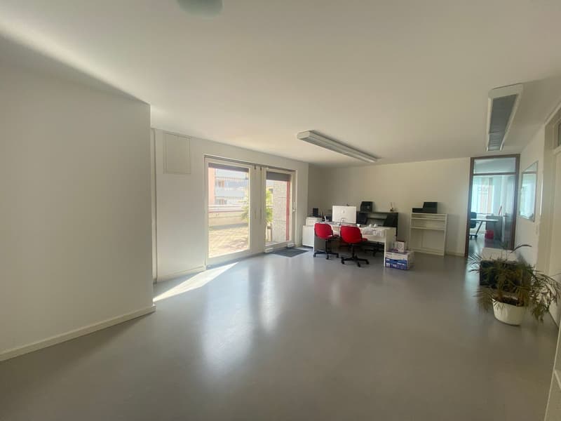 Agno - Ufficio arredato in affitto - 2.5 locali, 75 mq con terrazzo - P29 (2)