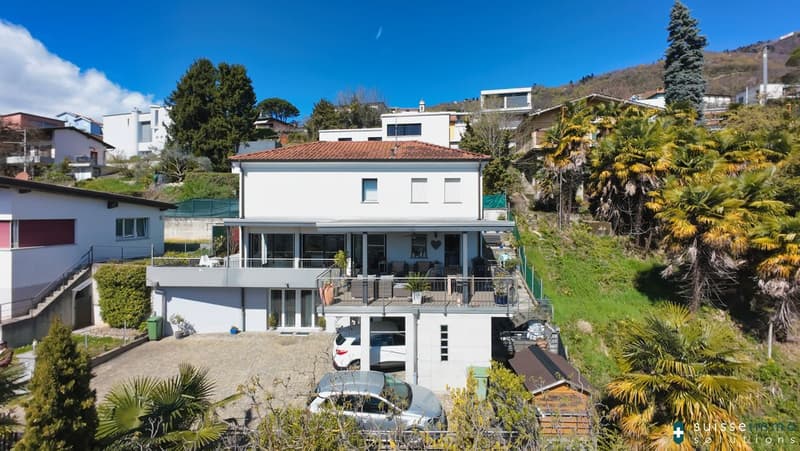 Casa unifamiliare immersa nel verde con vista panoramica e ampia terrazza a Vacallo (3)