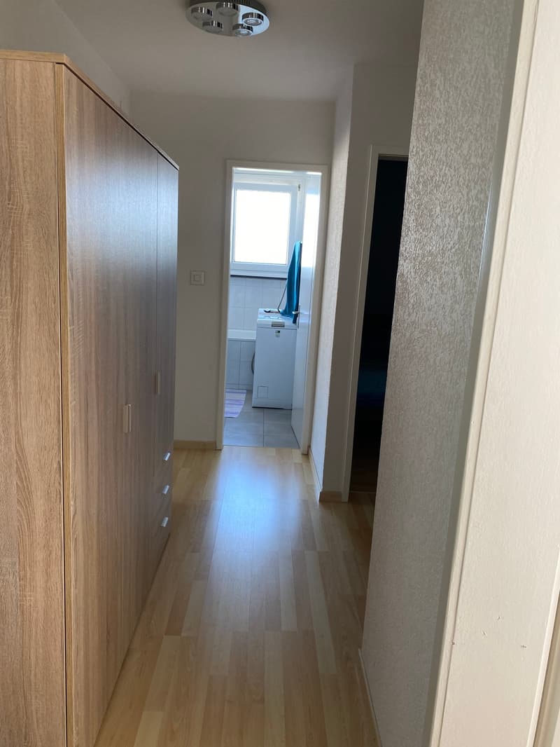 Helle 3-Zimmer-Wohnung mit Balkon im 4. Stock in Kloten (2)