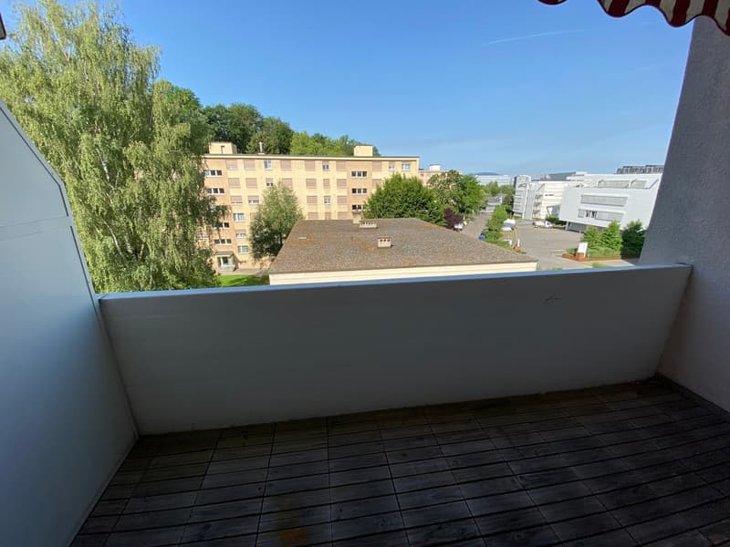 Helle 3-Zimmer-Wohnung mit Balkon im 4. Stock in Kloten (6)