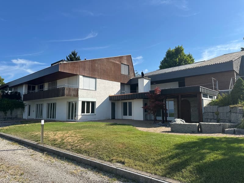 exklusive Wohnung an ruhiger Lage (1)