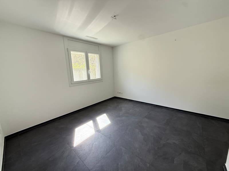 Appartamento di 3.5 locali dotato di tutti i confort e giardino privato! (8)